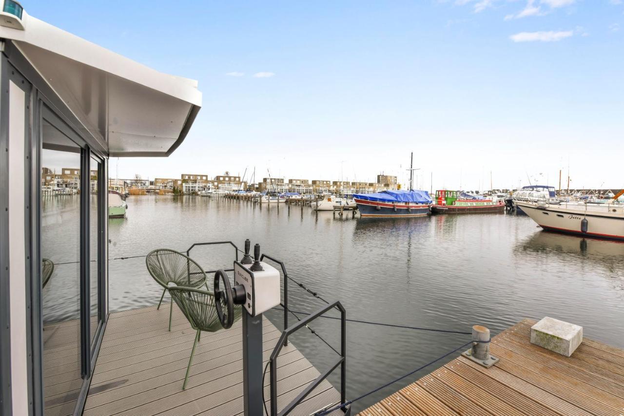 Cosy Tiny Houseboats Near Beach And Restaurants By Weltevreden Experience Zeewolde Exterior foto