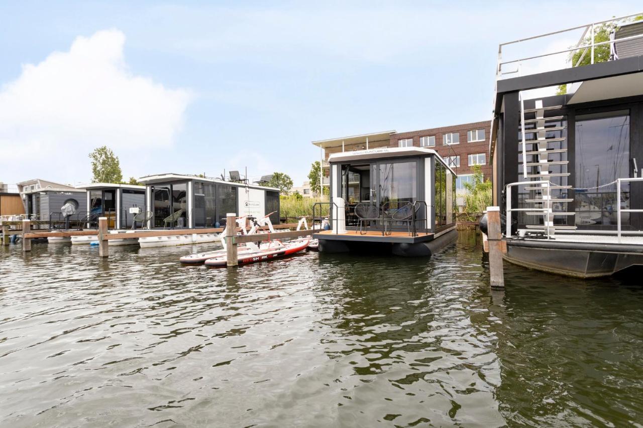 Cosy Tiny Houseboats Near Beach And Restaurants By Weltevreden Experience Zeewolde Exterior foto