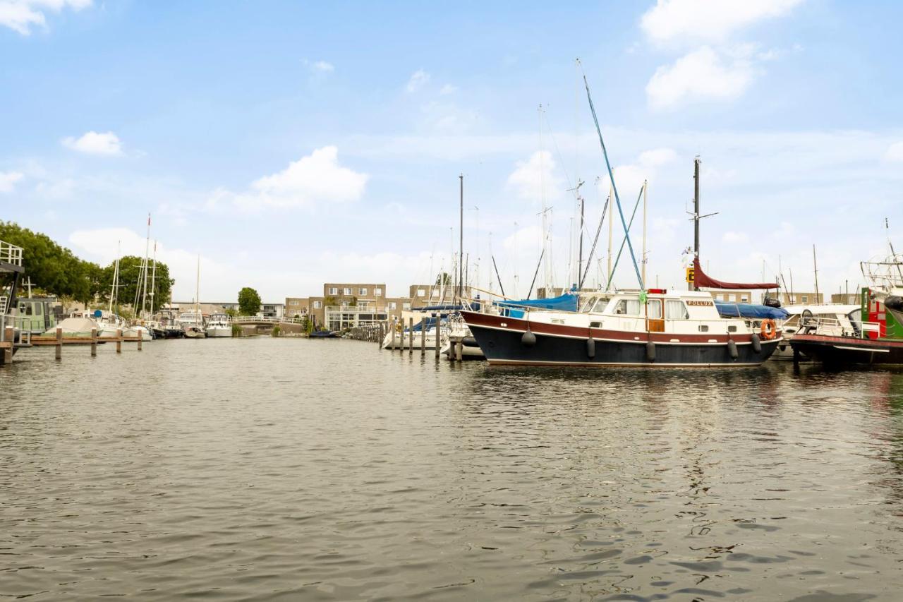Cosy Tiny Houseboats Near Beach And Restaurants By Weltevreden Experience Zeewolde Exterior foto