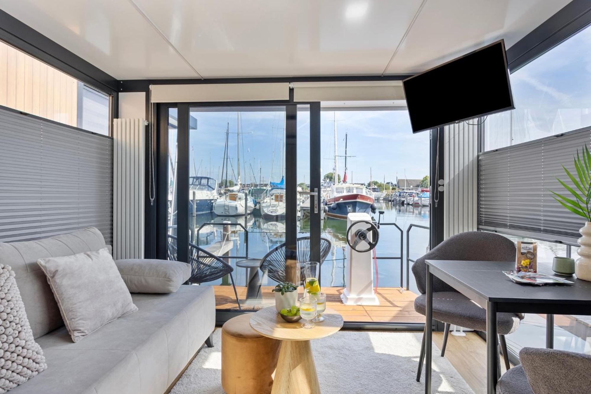 Cosy Tiny Houseboats Near Beach And Restaurants By Weltevreden Experience Zeewolde Exterior foto