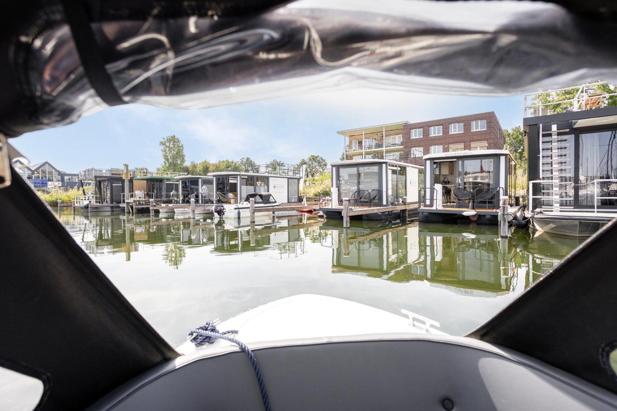 Cosy Tiny Houseboats Near Beach And Restaurants By Weltevreden Experience Zeewolde Exterior foto