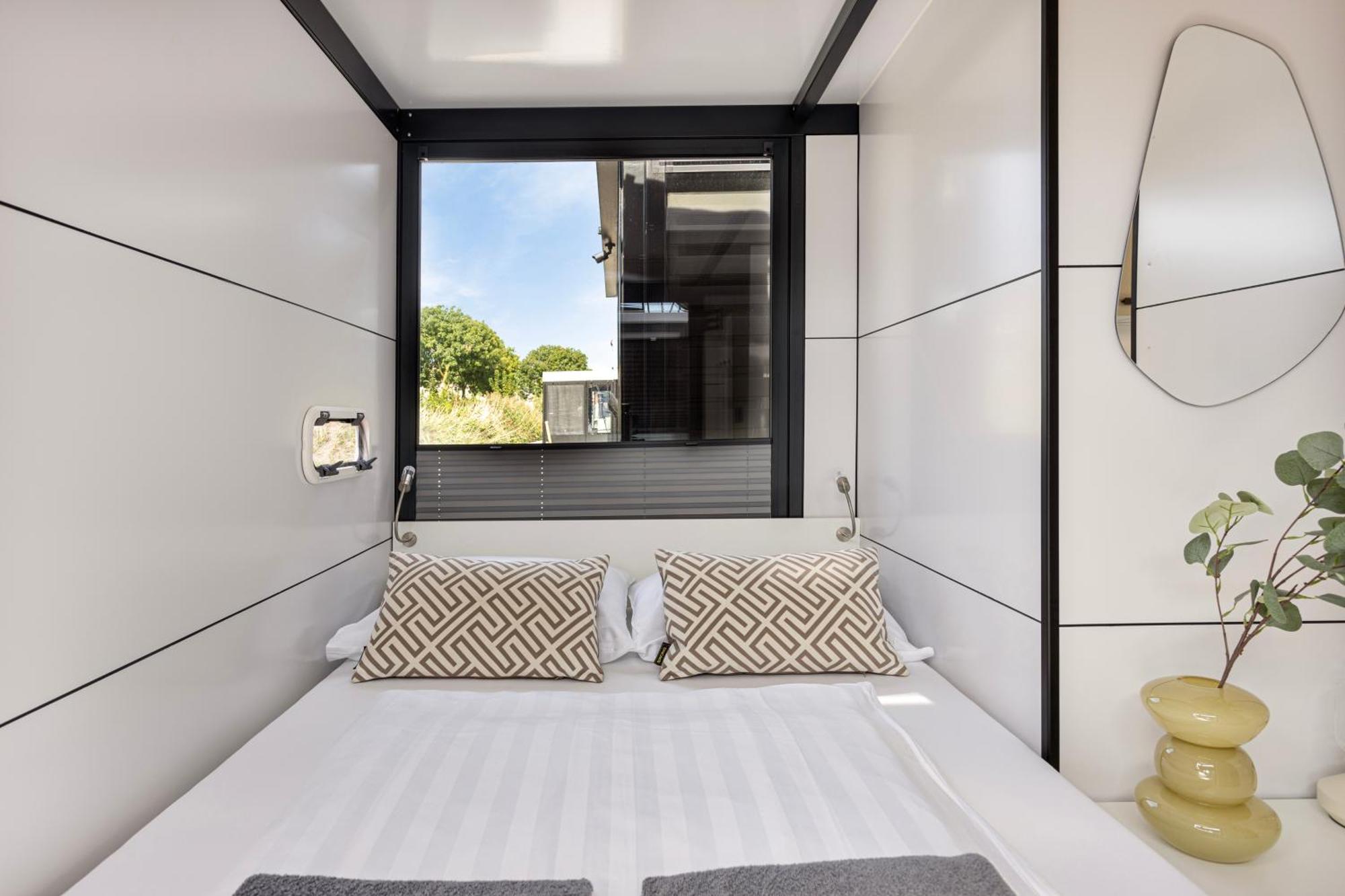 Cosy Tiny Houseboats Near Beach And Restaurants By Weltevreden Experience Zeewolde Exterior foto